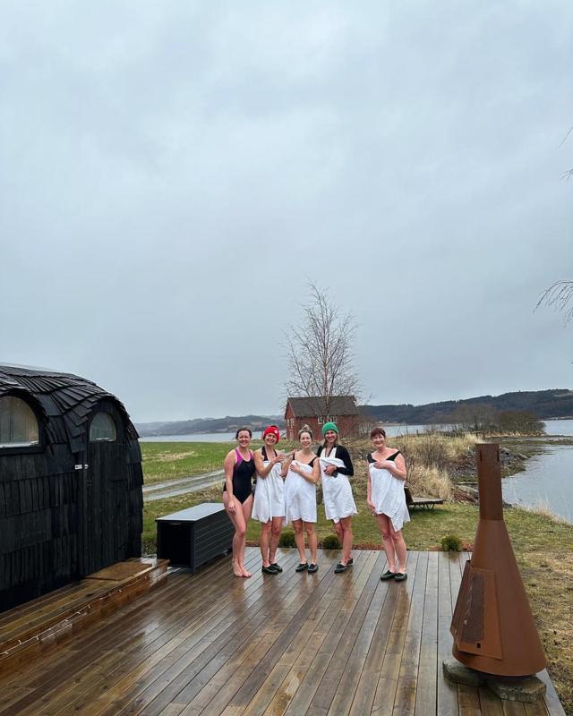 Saga, Et Unikt, Sjarmerende Badehotell Med Fa Rom, Sauna Og Badebrygge - Inderoy Straumen  Exterior foto