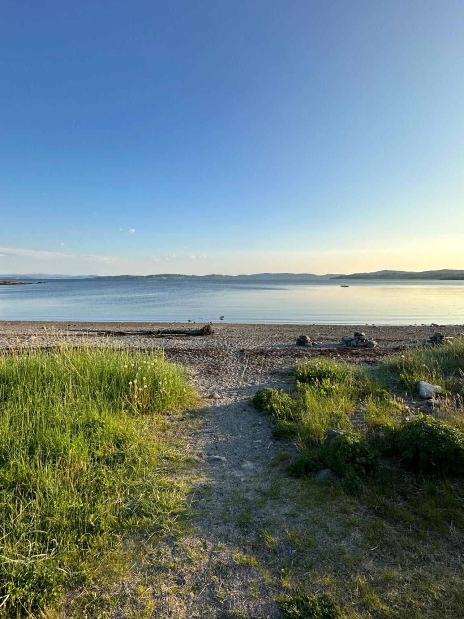 Saga, Et Unikt, Sjarmerende Badehotell Med Fa Rom, Sauna Og Badebrygge - Inderoy Straumen  Exterior foto