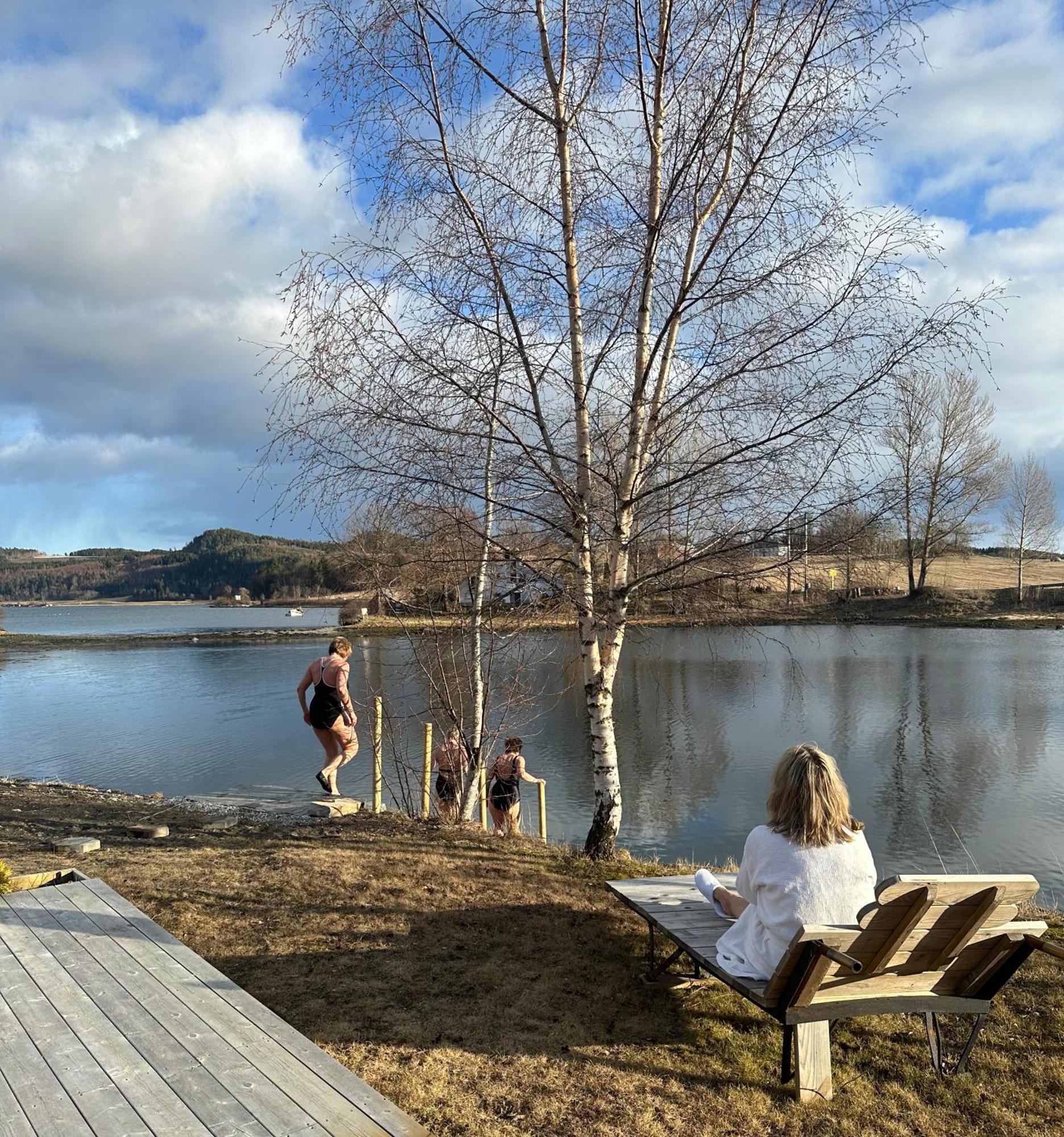 Saga, Badehotell Med Sauna Og Badebrygge - Inderoy Straumen  Exterior foto